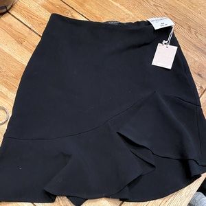 Forever 21 -NWT Ruffled mini skirt size Medium